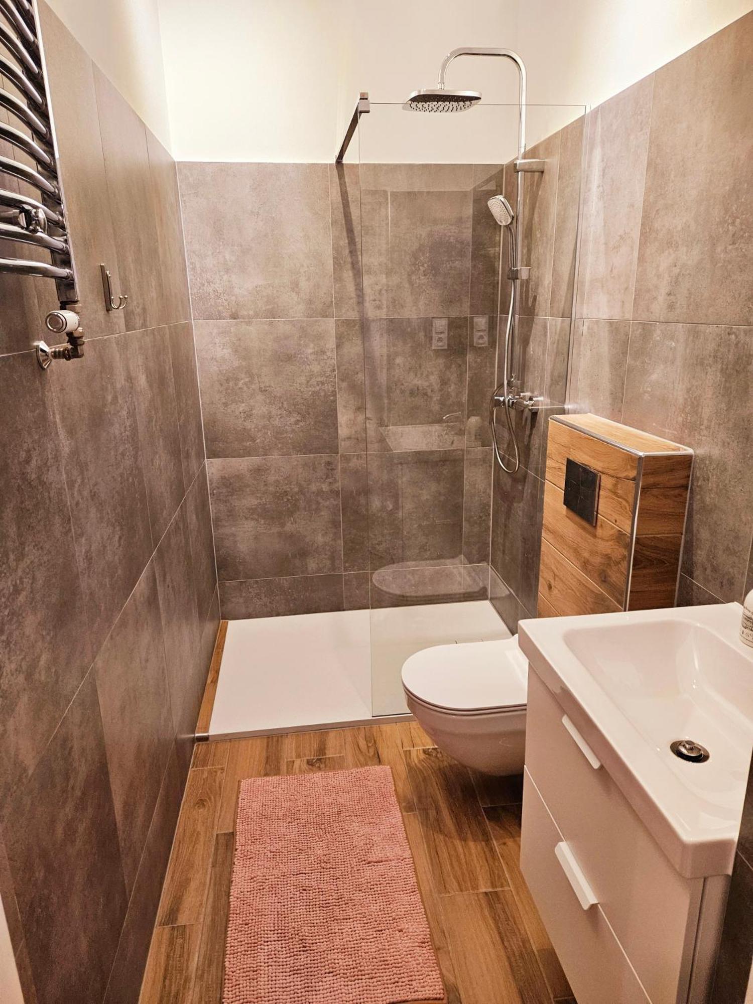 Ferienwohnung Justinrent 3 Legnica Exterior foto